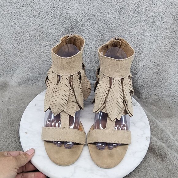 Yellowbox Shoes Womens Size 7 Feather Tan Suede Open-Toe Wedge Sandals *GUC* - Picture 3 of 13